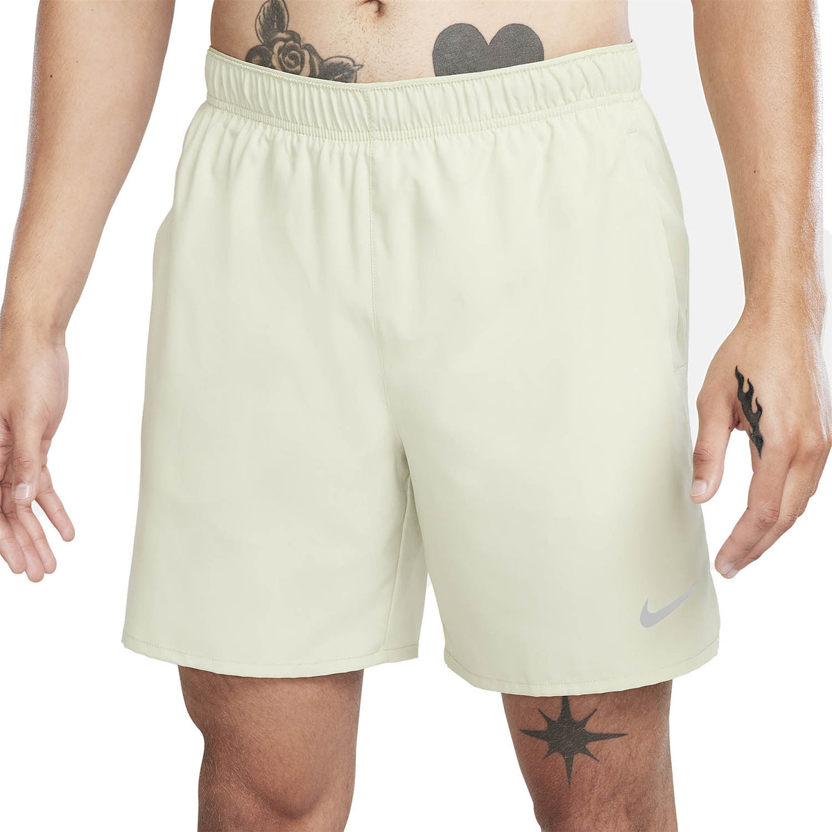 Nike Challenger Logo 7in Pantaloncini Olive Aura/Reflective Silver