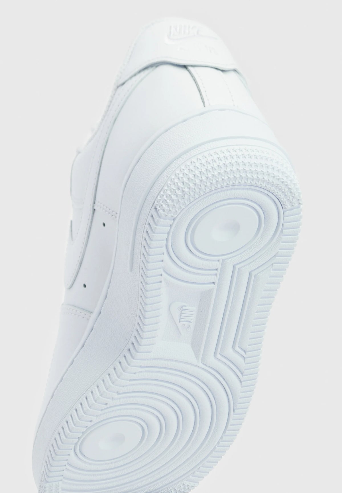 Nike Sportswear AIR FORCE 1 07 FLYEASE - Sneakers basse