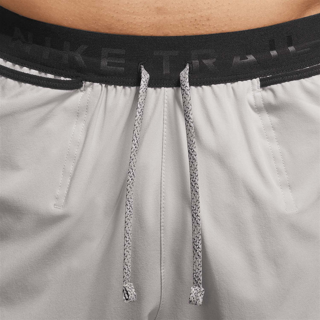 Nike Dri-FIT Second Sunrise 5in Pantaloncini Light Iron Ore/Black