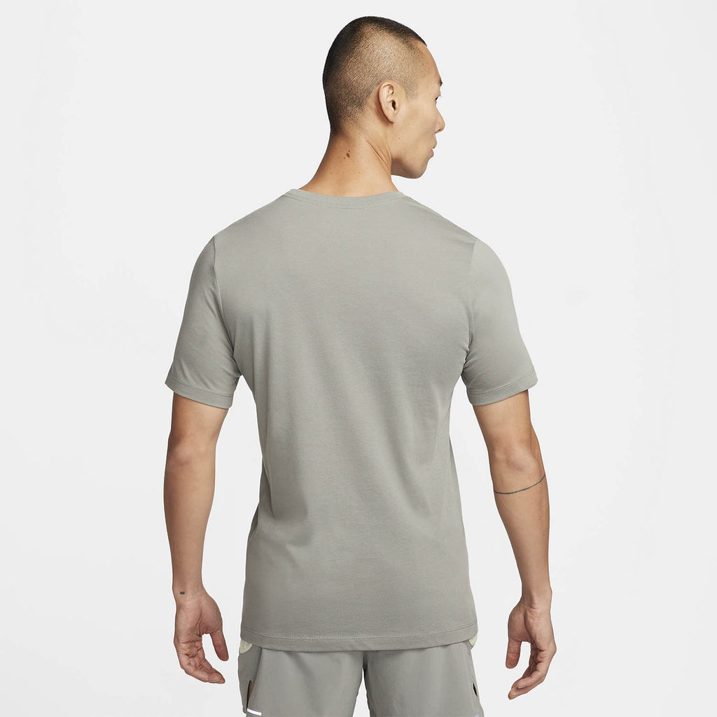 Nike Dri-FIT Trail Logo Maglietta Dark Stucco
